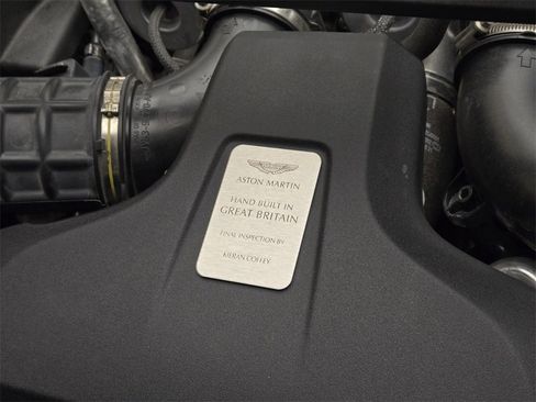 Used 2021 Aston Martin DB11 image 27