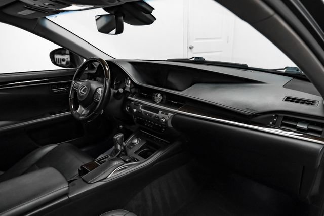 Used 2016 Lexus ES 350 w/ Ultra Luxury Package FWD image 15