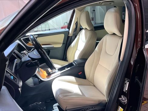 Used 2017 Volvo XC60 T6 Inscription w/ Climate Package AWD/4WD image 9