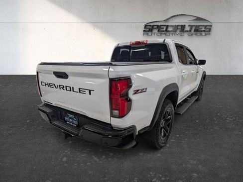 Used 2024 Chevrolet Colorado Z71 w/ Z71 Convenience Package 2 AWD/4WD image 11