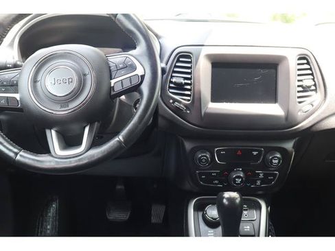 Used 2018 Jeep Compass Latitude w/ Popular Equipment Group AWD/4WD image 12