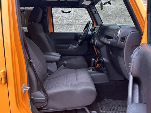 Used 2012 Jeep Wrangler Unlimited Sport AWD/4WD image 19