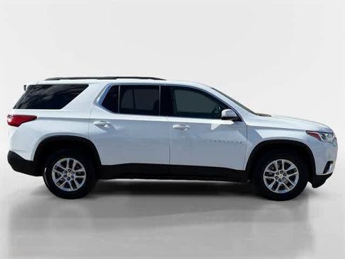 Used 2021 Chevrolet Traverse LT image 13