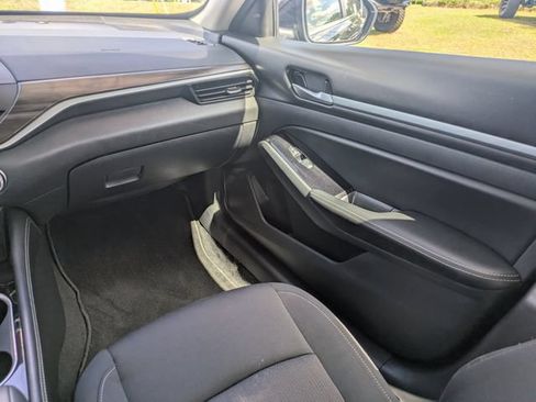 Used 2023 Nissan Altima 2.5 SV FWD image 20