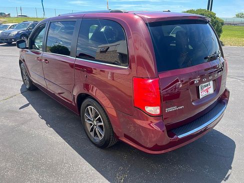 Used 2017 Dodge Grand Caravan SXT FWD image 6