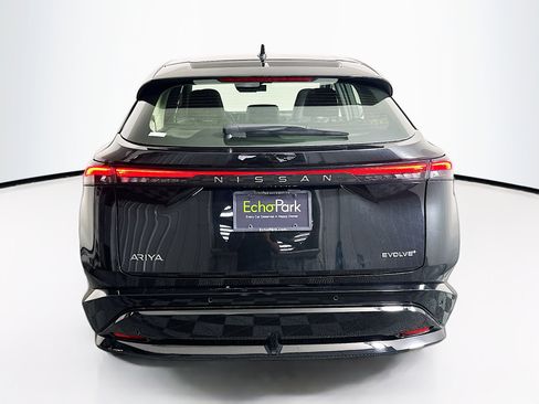 Used 2023 Nissan Ariya FWD image 7