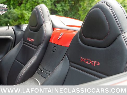 Used 2007 Pontiac Solstice GXP w/ Premium Package RWD image 3