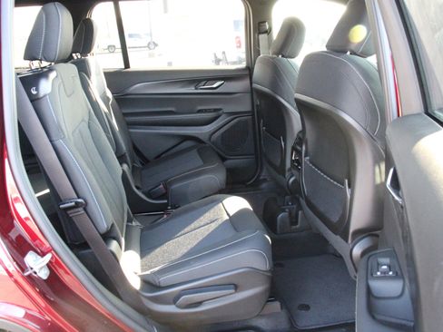 New 2026 Jeep Grand Cherokee L Laredo image 28