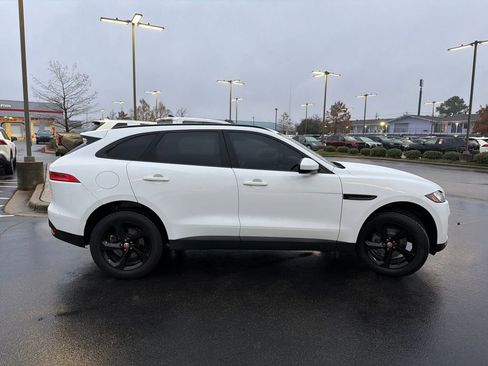 Used 2019 Jaguar F-PACE Premium image 6