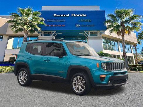 Certified 2022 Jeep Renegade Latitude AWD/4WD image 2