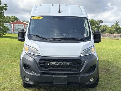 Used 2025 RAM ProMaster 2500 w/ Convenience Group FWD image 3