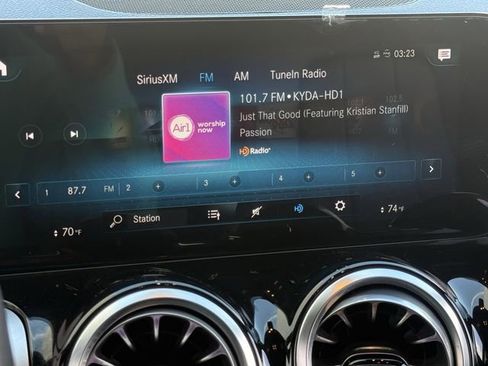 Used 2022 Mercedes-Benz GLB 250 image 17