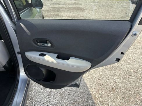 Used 2019 Honda HR-V LX image 14