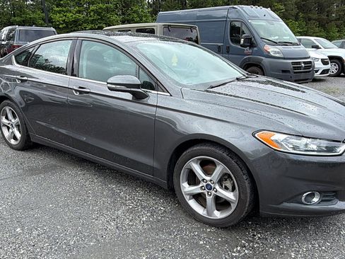 Used 2016 Ford Fusion SE FWD image 5