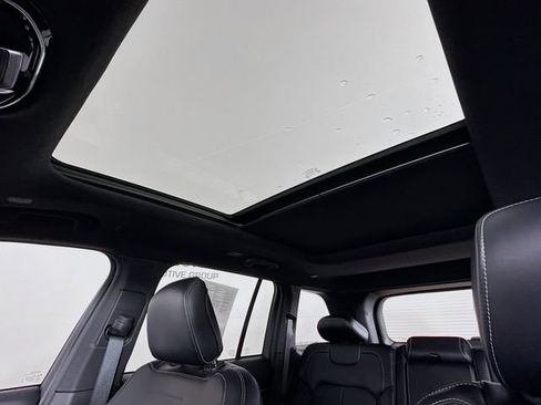 Used 2023 Jeep Grand Cherokee Overland image 23