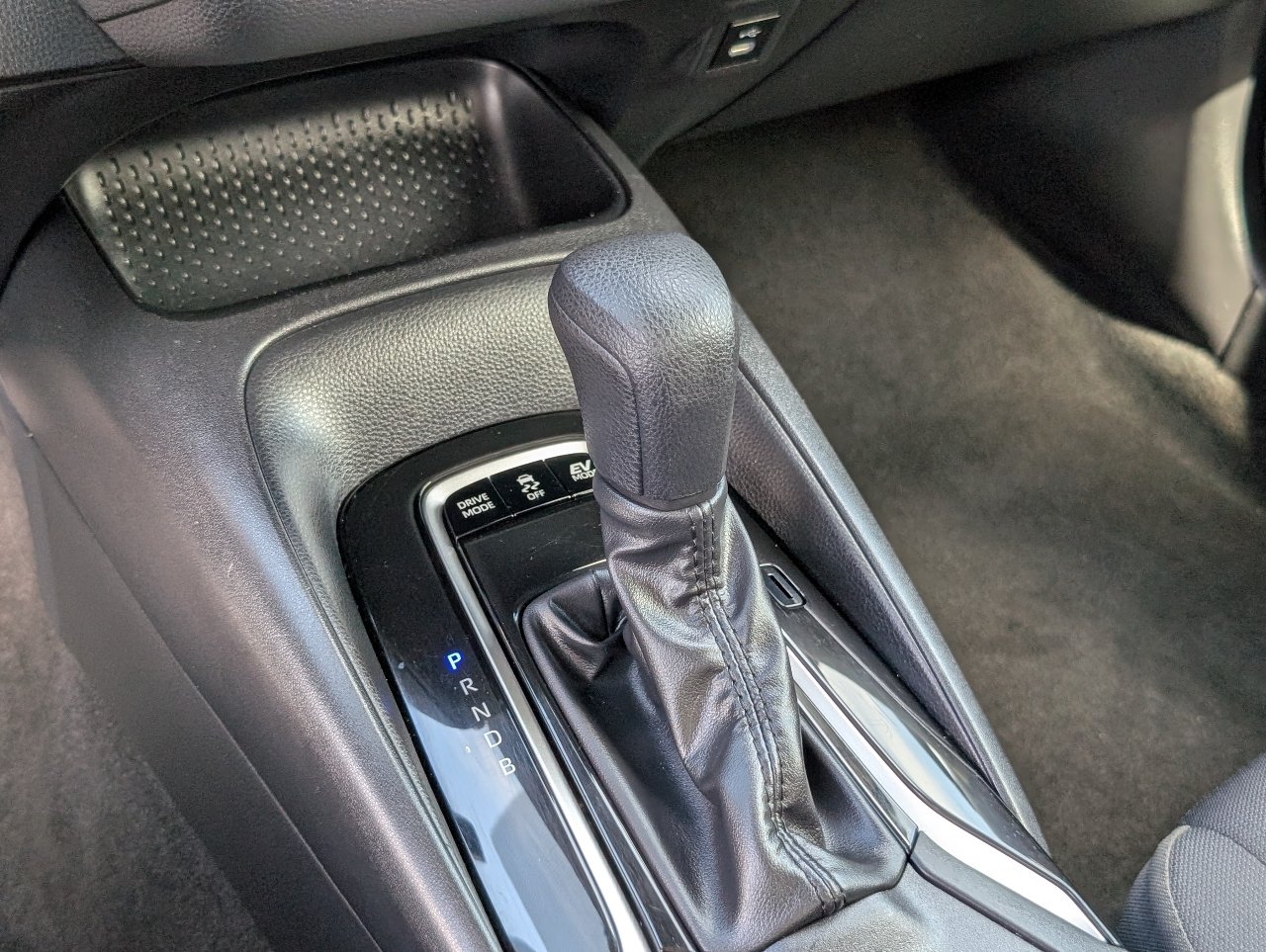 Used 2025 Toyota Corolla LE w/ Carpet Mat Package (TMS) FWD image 16