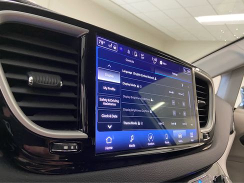 Used 2024 Chrysler Pacifica Touring-L FWD image 31