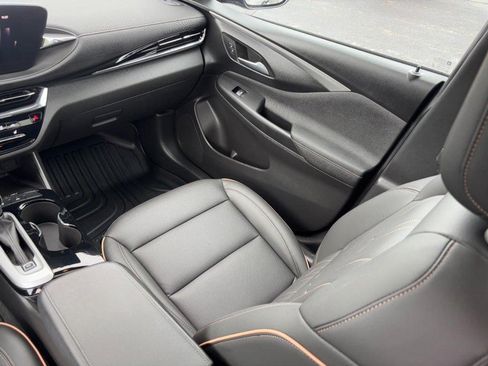Certified 2025 Buick Envista Sport Touring FWD image 15