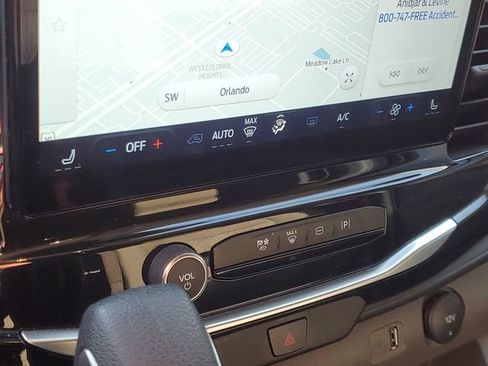 Used 2024 Ford Transit 350 XLT image 28