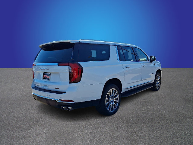 Used 2025 GMC Yukon XL Denali AWD/4WD image 4