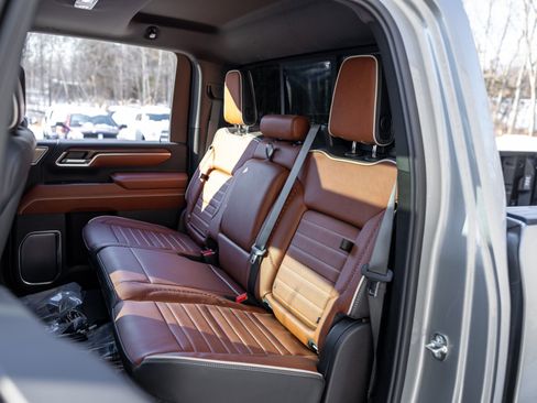 Used 2026 GMC Sierra 3500 Denali Ultimate image 38