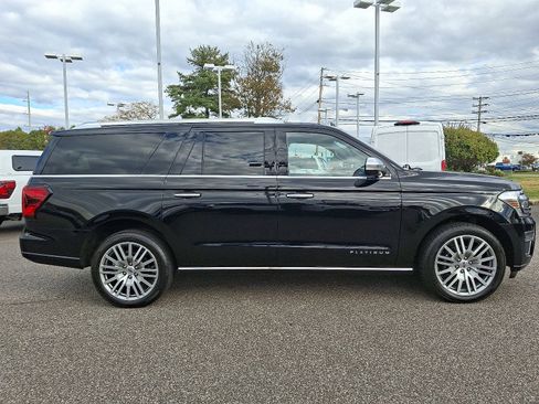 Certified 2022 Ford Expedition Max Platinum image 12