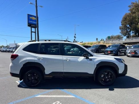 Used 2025 Subaru Forester Wilderness w/ Wilderness Package AWD/4WD image 5