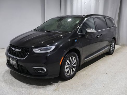 Used 2022 Chrysler Pacifica Limited image 5