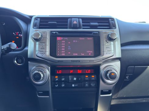 Used 2013 Toyota 4Runner Limited w/ Convenience Pkg AWD/4WD image 10