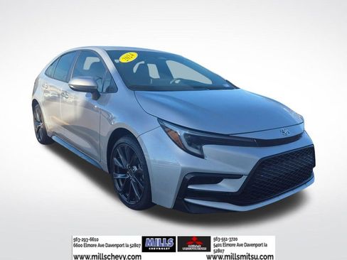 Used 2024 Toyota Corolla SE image 3