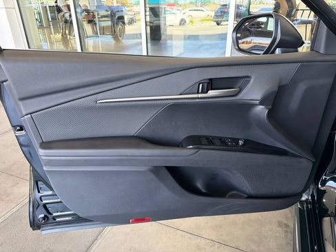 Used 2026 Toyota Camry Hybrid FWD image 18