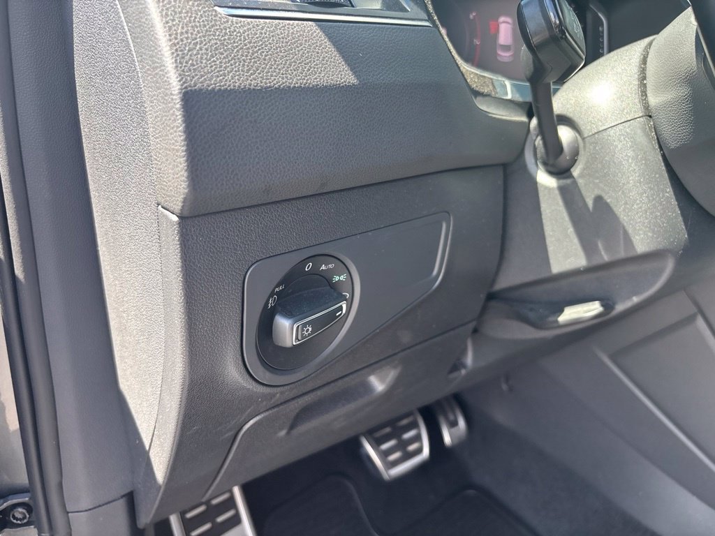 Used 2021 Volkswagen Tiguan SEL Premium R-Line AWD/4WD image 6