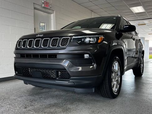 Certified 2023 Jeep Compass Latitude w/ Sun and Sound Group AWD/4WD image 22