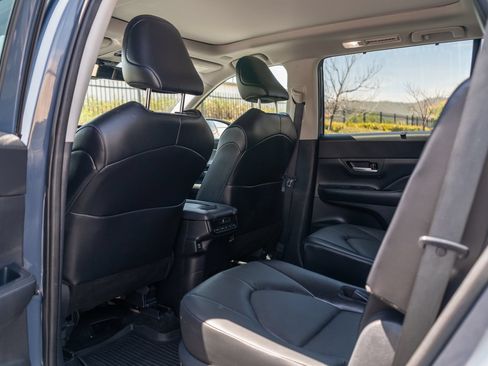 Certified 2024 Toyota Grand Highlander XLE FWD image 17