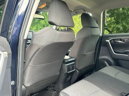 Used 2020 Toyota RAV4 XLE w/ All Weather Liner Package AWD/4WD image 31