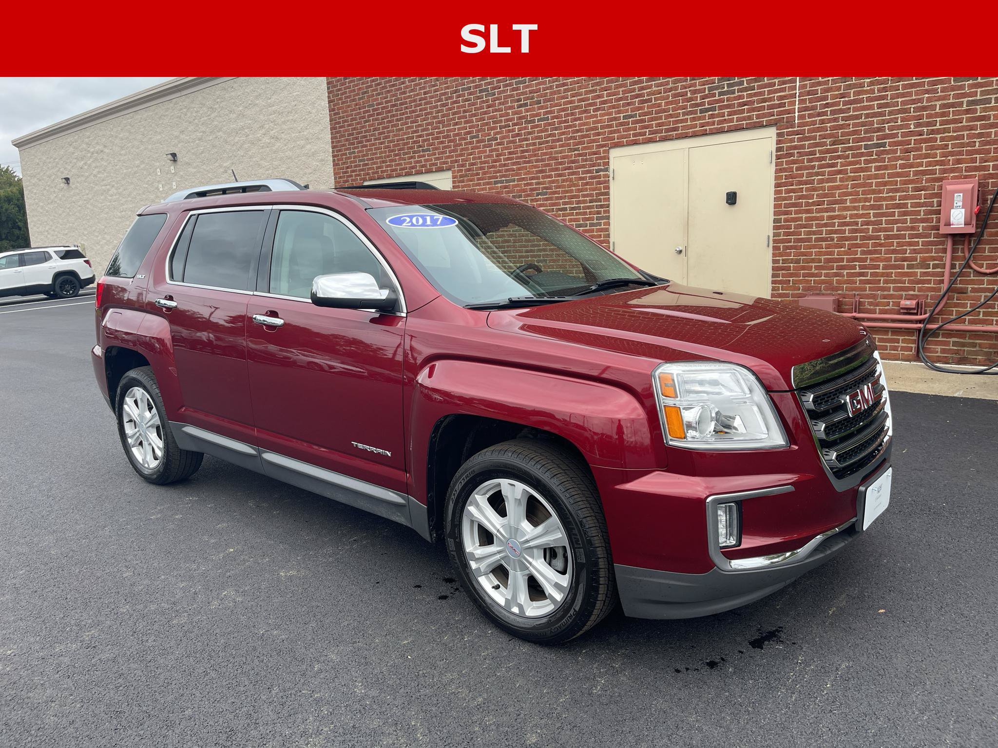 Used 2017 GMC Terrain SLT w/ Open Road Package FWD image 1