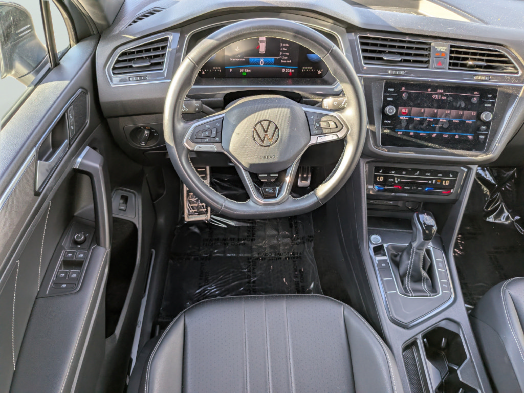 Certified 2023 Volkswagen Tiguan SE R-Line FWD image 14