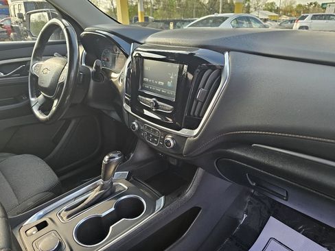 Used 2019 Chevrolet Traverse LT image 36