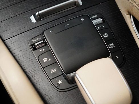 Used 2023 Mercedes-Benz GLS 580 4MATIC image 27