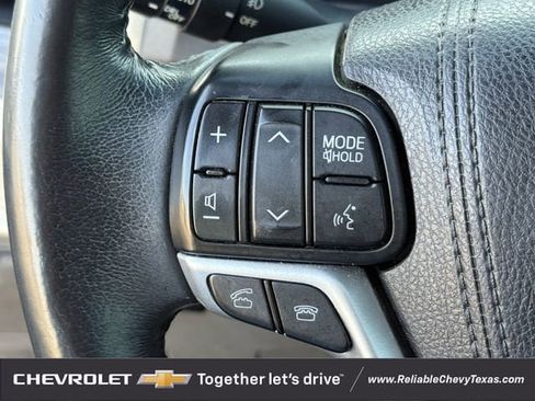 Used 2017 Toyota Sienna XLE image 14