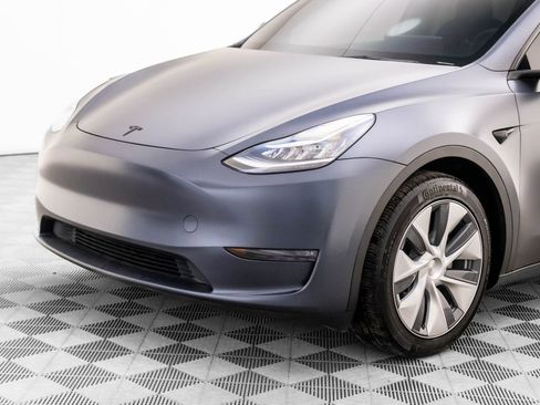 Used 2023 Tesla Model Y Long Range image 38