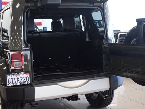 Used 2015 Jeep Wrangler Unlimited Sahara w/ Dual Top Group AWD/4WD image 32