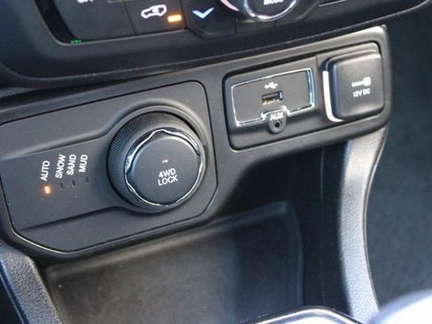 Used 2022 Jeep Renegade Altitude w/ Sun/Sound Group image 25