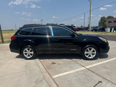 Used 2013 Subaru Outback 3.6R Limited w/ Moonroof Pkg AWD/4WD image 8
