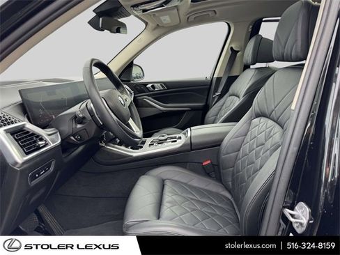 Used 2024 BMW X7 xDrive40i w/ Executive Package image 23