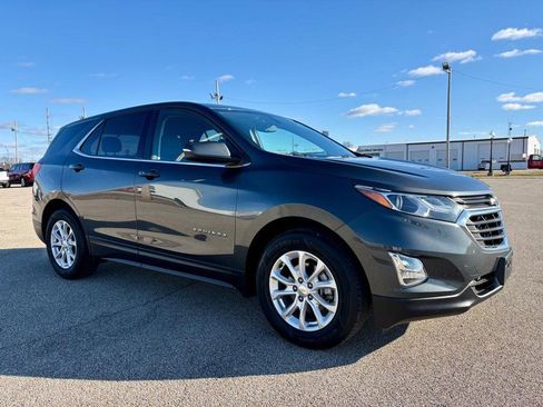 Used 2019 Chevrolet Equinox LT image 2