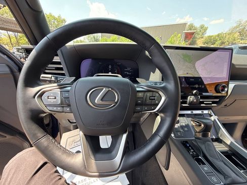 Used 2026 Lexus GX 550 w/ Accessory Package (31) AWD/4WD image 35