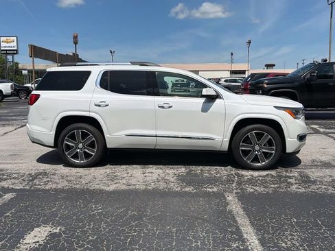 Used 2017 GMC Acadia Denali w/ Technology Package FWD image 2