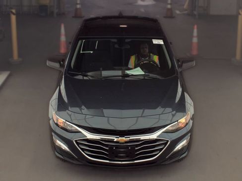 Used 2020 Chevrolet Malibu LS FWD image 2