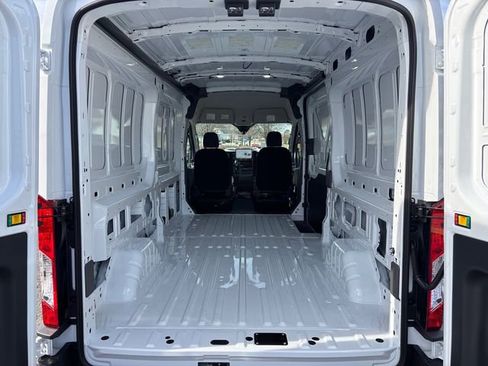 New 2026 Ford Transit 250 148 Medium Roof RWD image 19